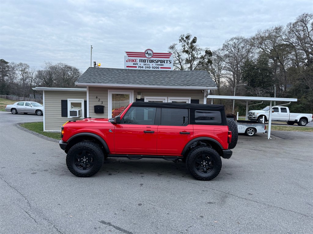 2022 Ford Bronco 4-Door Black Diamond's photo