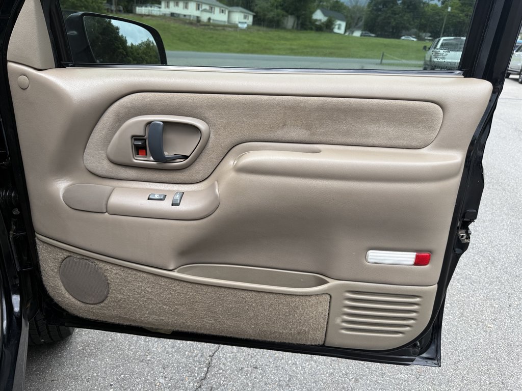 1998 GMC Sierra SL - Photo 18