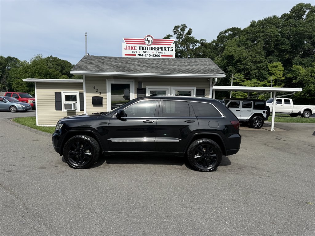 2013 Jeep Grand Cherokee Laredo X 4WD's photo
